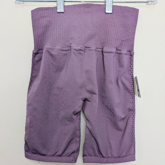 Free People Movement Good Karma Shorts in Elderberry Tea Mauve Size M/L NWT - Picture 9 of 10